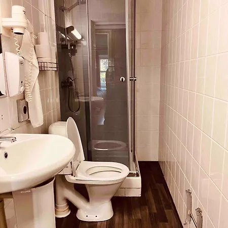 Hostel 16Eur - Old Town Munkenhof *