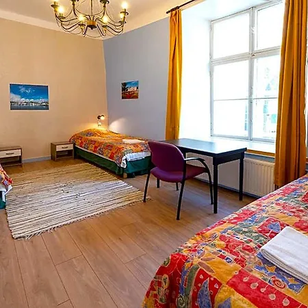 16eur - Old Town Munkenhof Hostal *