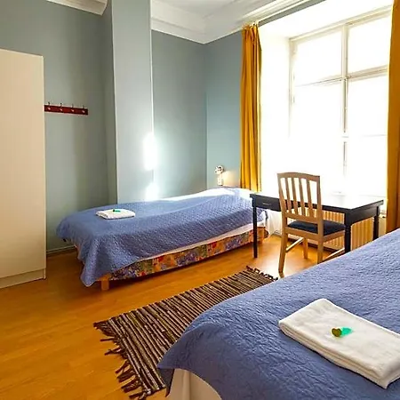 16eur - Old Town Munkenhof Hostal Tallin
